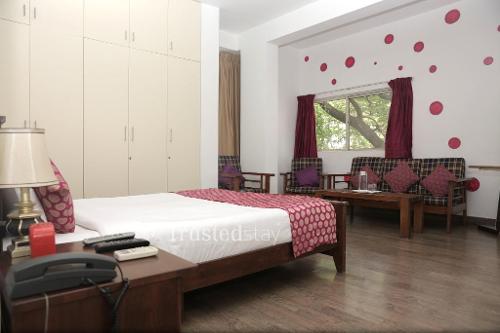 Service apartments in Bangalore - Deluxe Bedroom